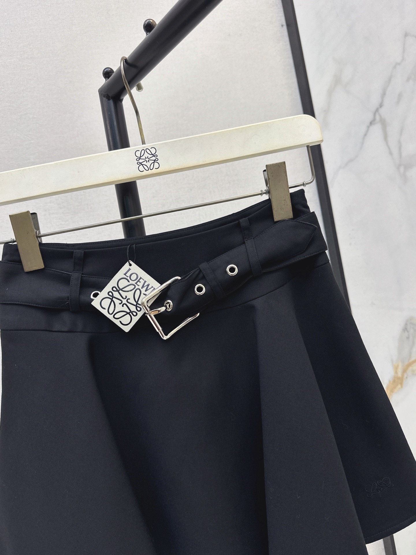 Loe 26fw belted mini skirt