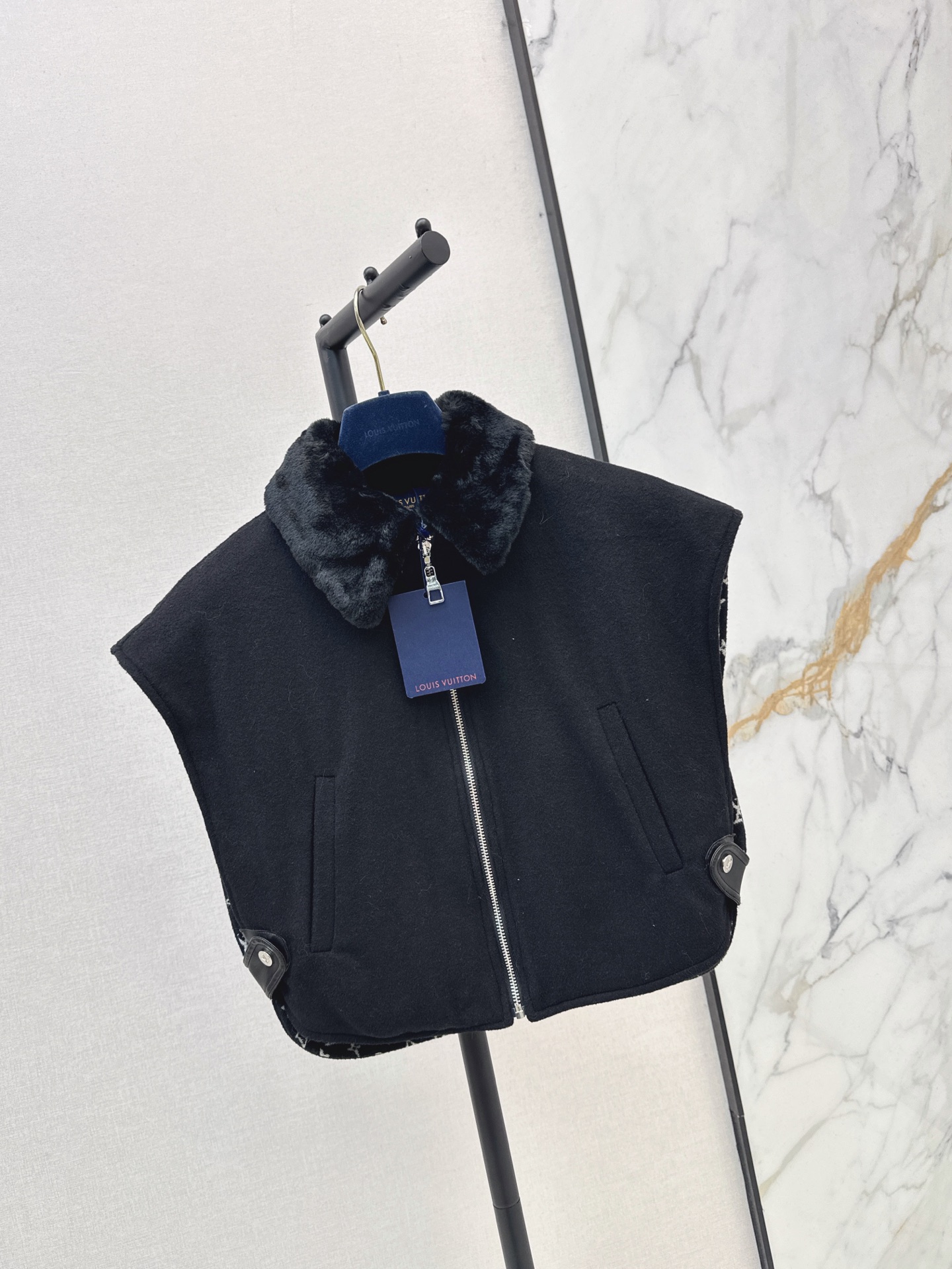 Loui 26fw fur-trim wool vest