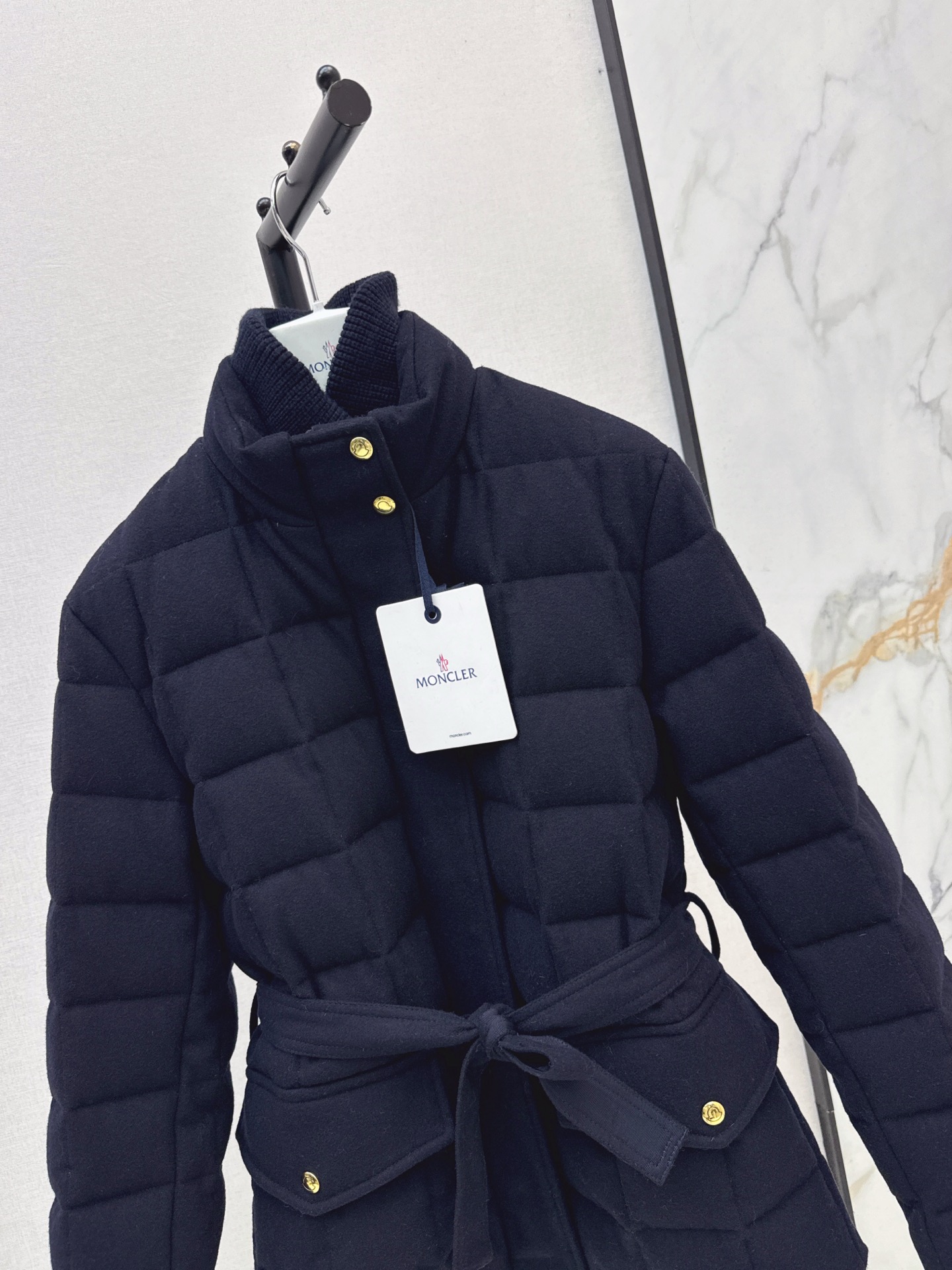 Monc 26fw belted down jacket