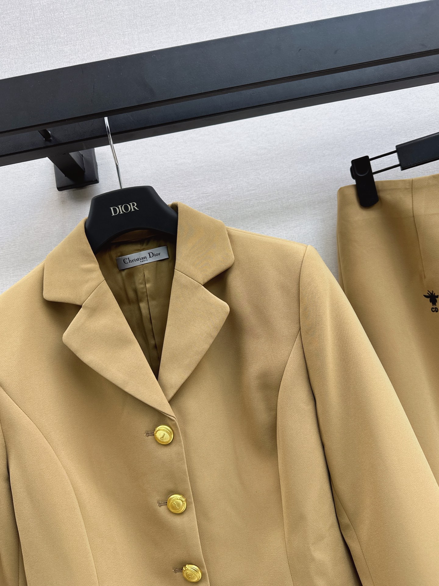 CD 26fw bee embroidery jacket A-lin skirt