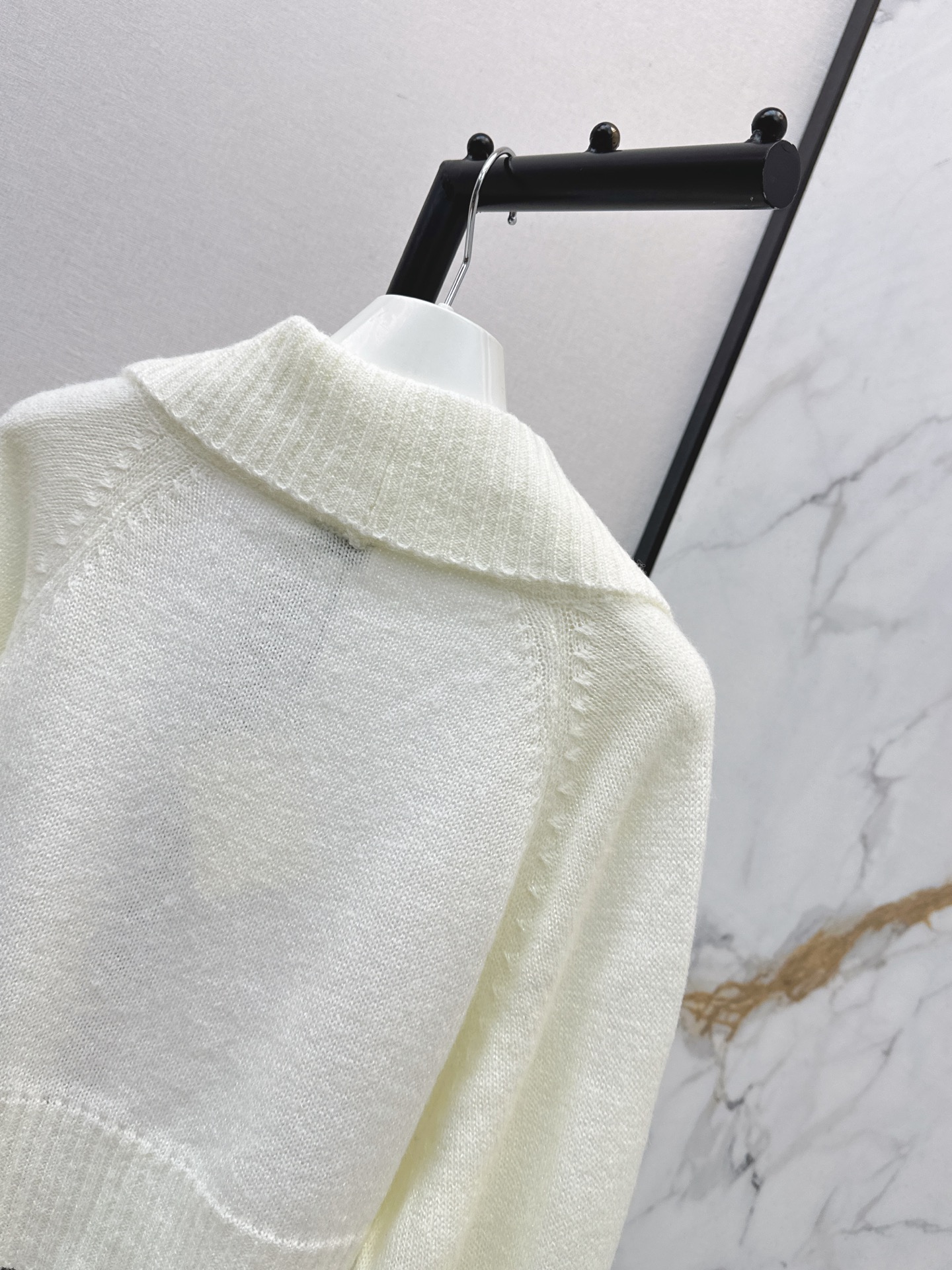Loe 26fw cropped knit cardigan