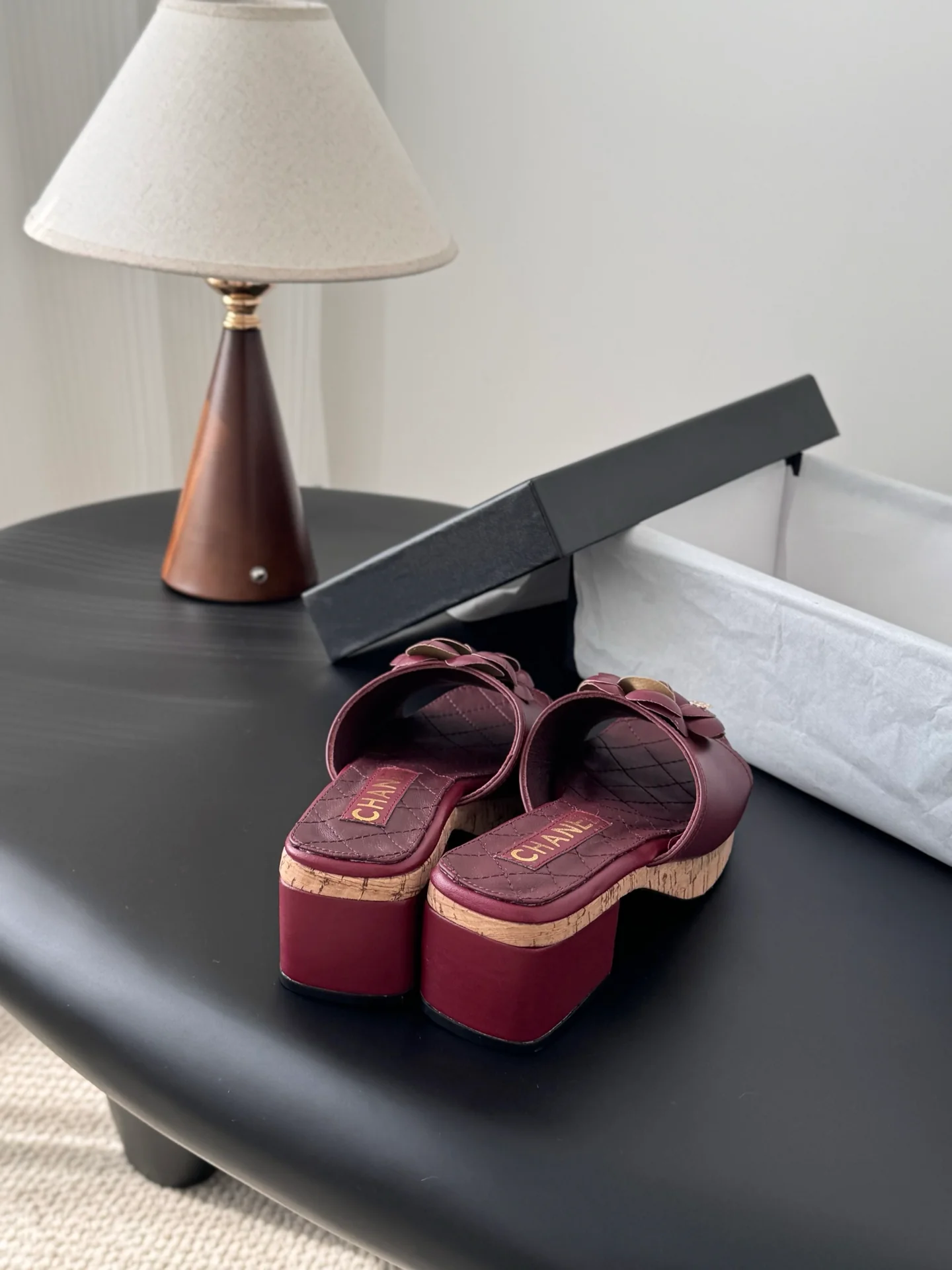 Chan 26ss camellia sides sandals