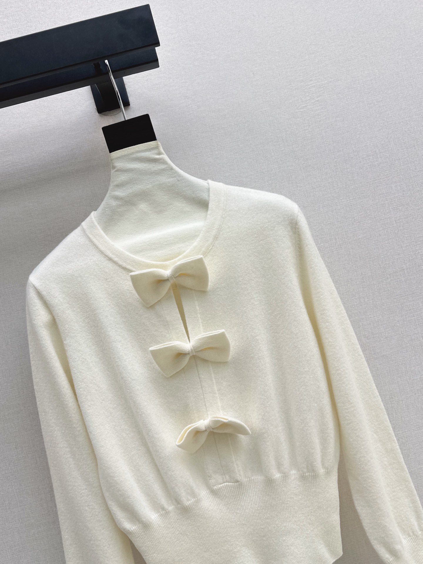 Chan 26fw 3d bow sweater