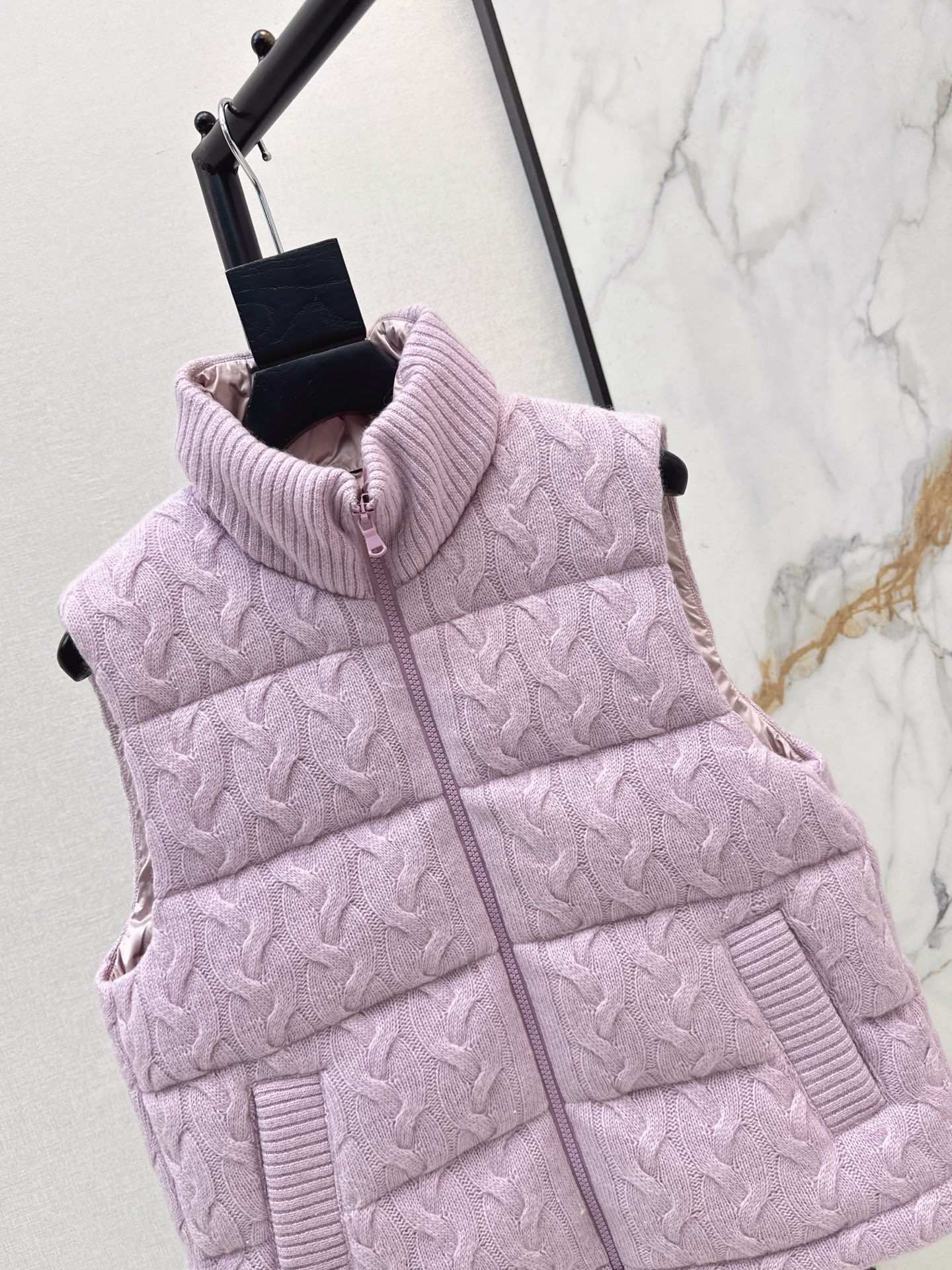 Brun 26fw knit contract down vest