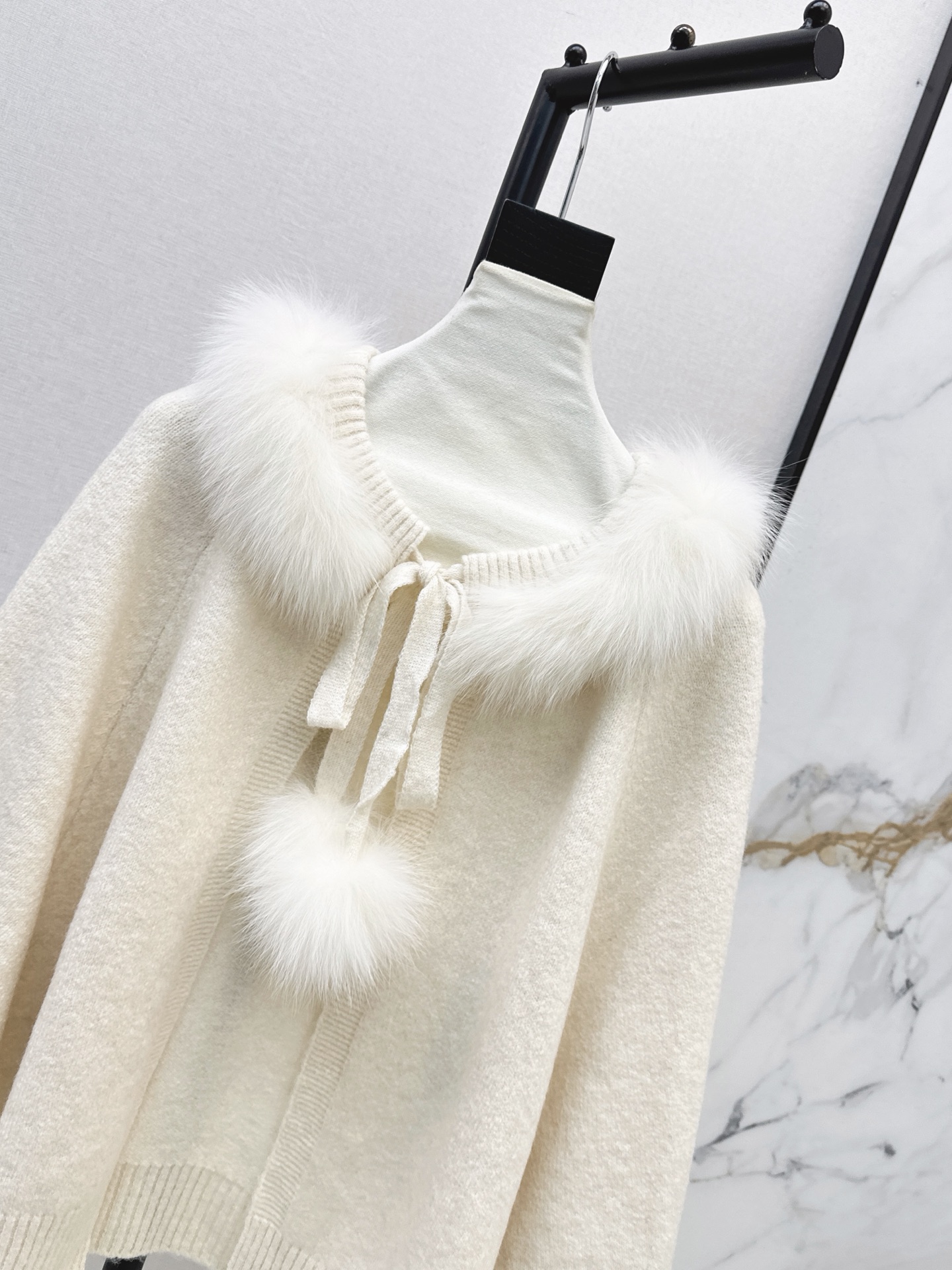 Fen 26fw fur-trim knit cape jacket
