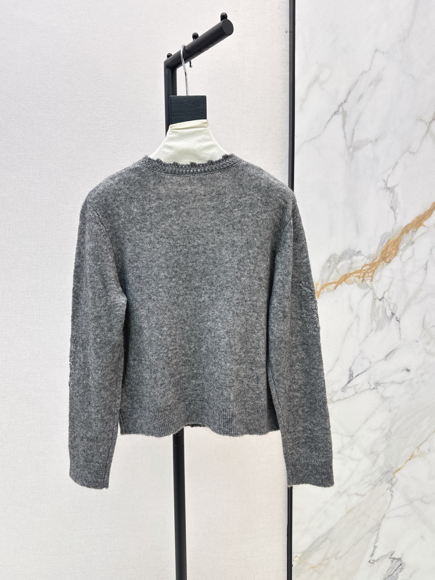 ES 26fw embroidery knit cardigan
