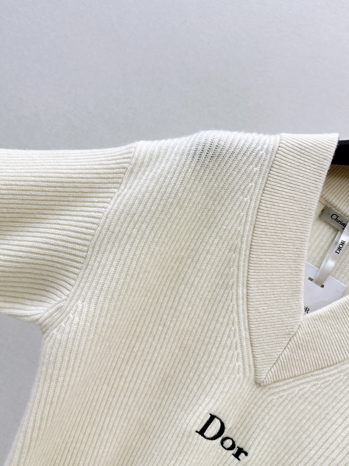 CD 26fw v-neck sweater