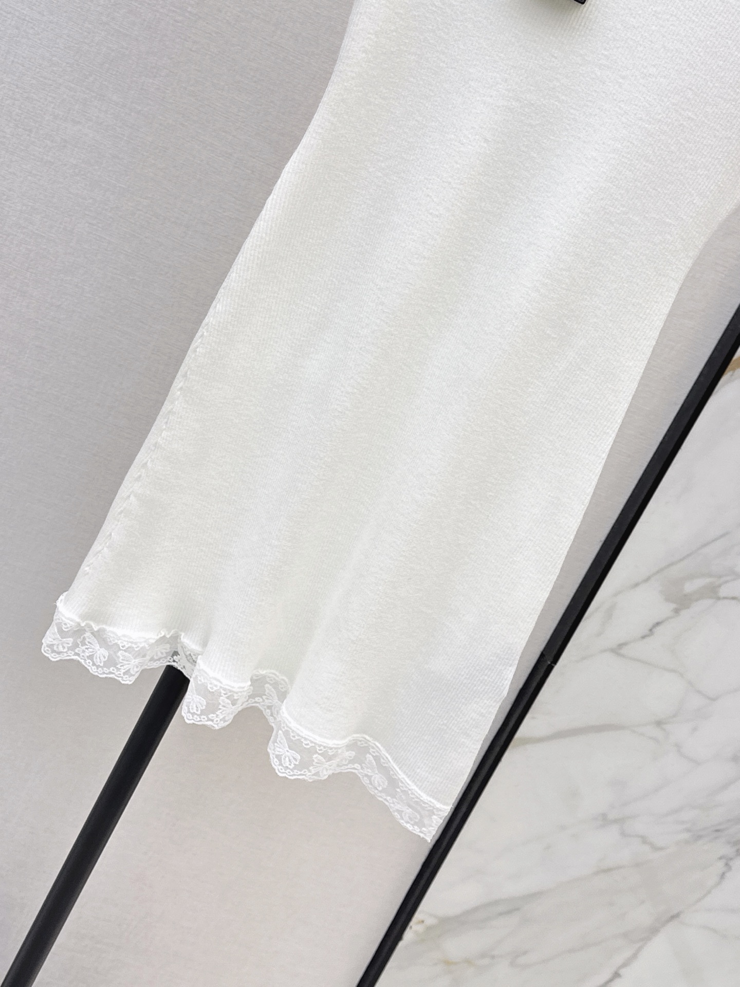 Guc 26fw lace contract knit dress