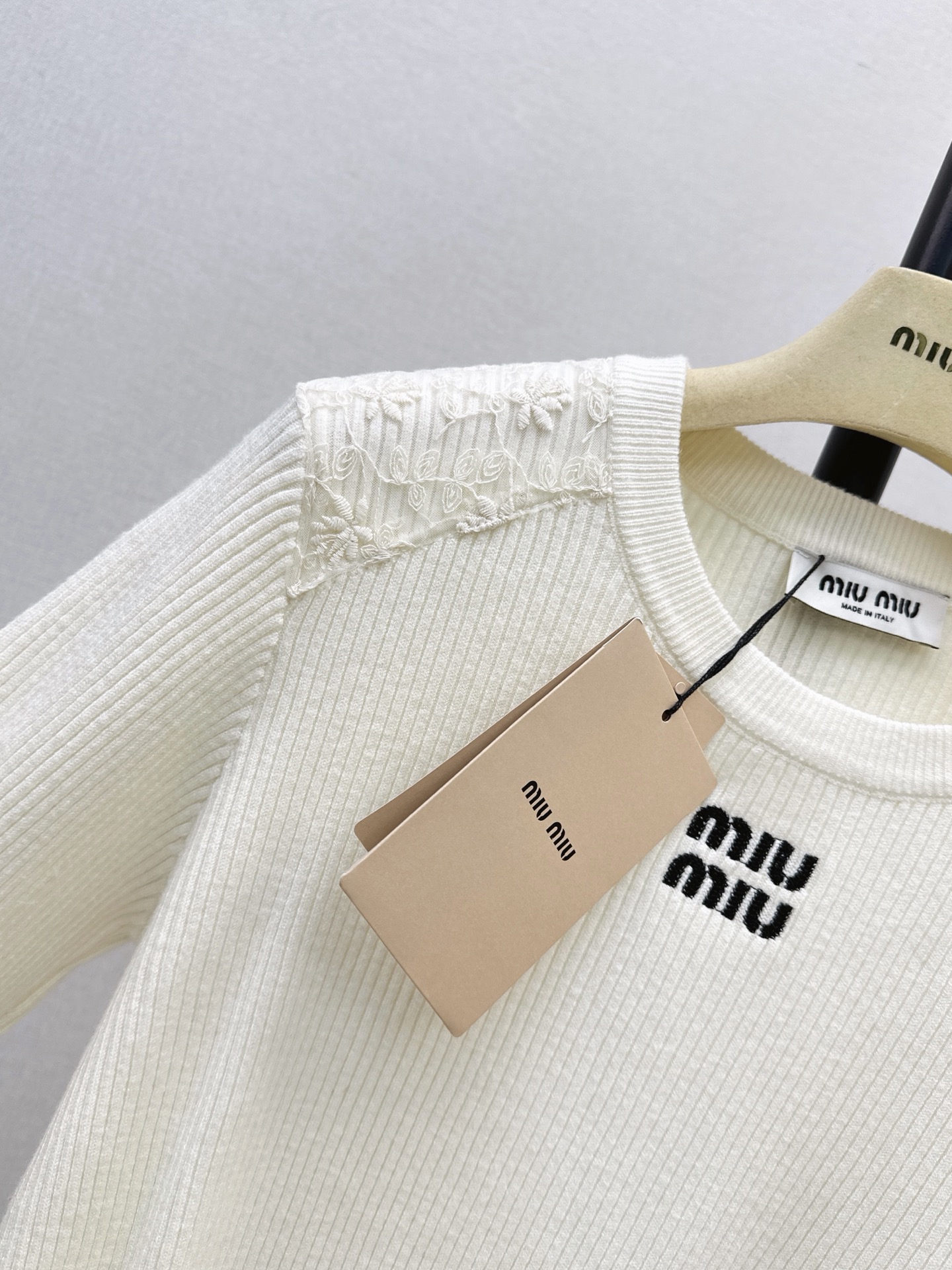 Miu 26fw lace contract sweater