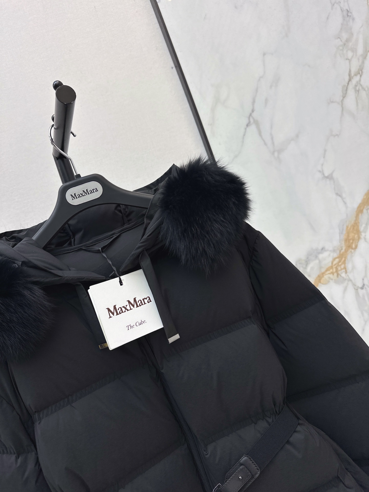 Max 26fw fur-trim hooded belted down jacket