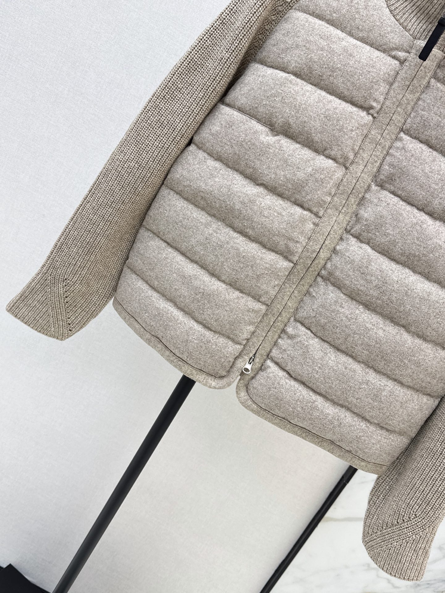 Brun 26fw knit contract down jacket