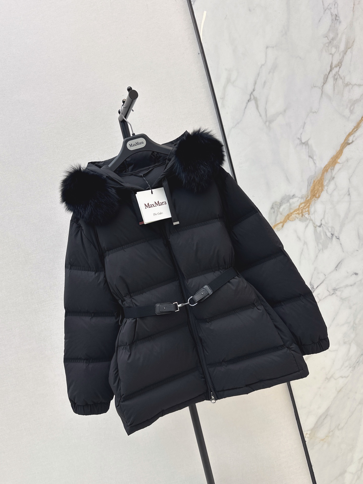 Max 26fw fur-trim hooded belted down jacket