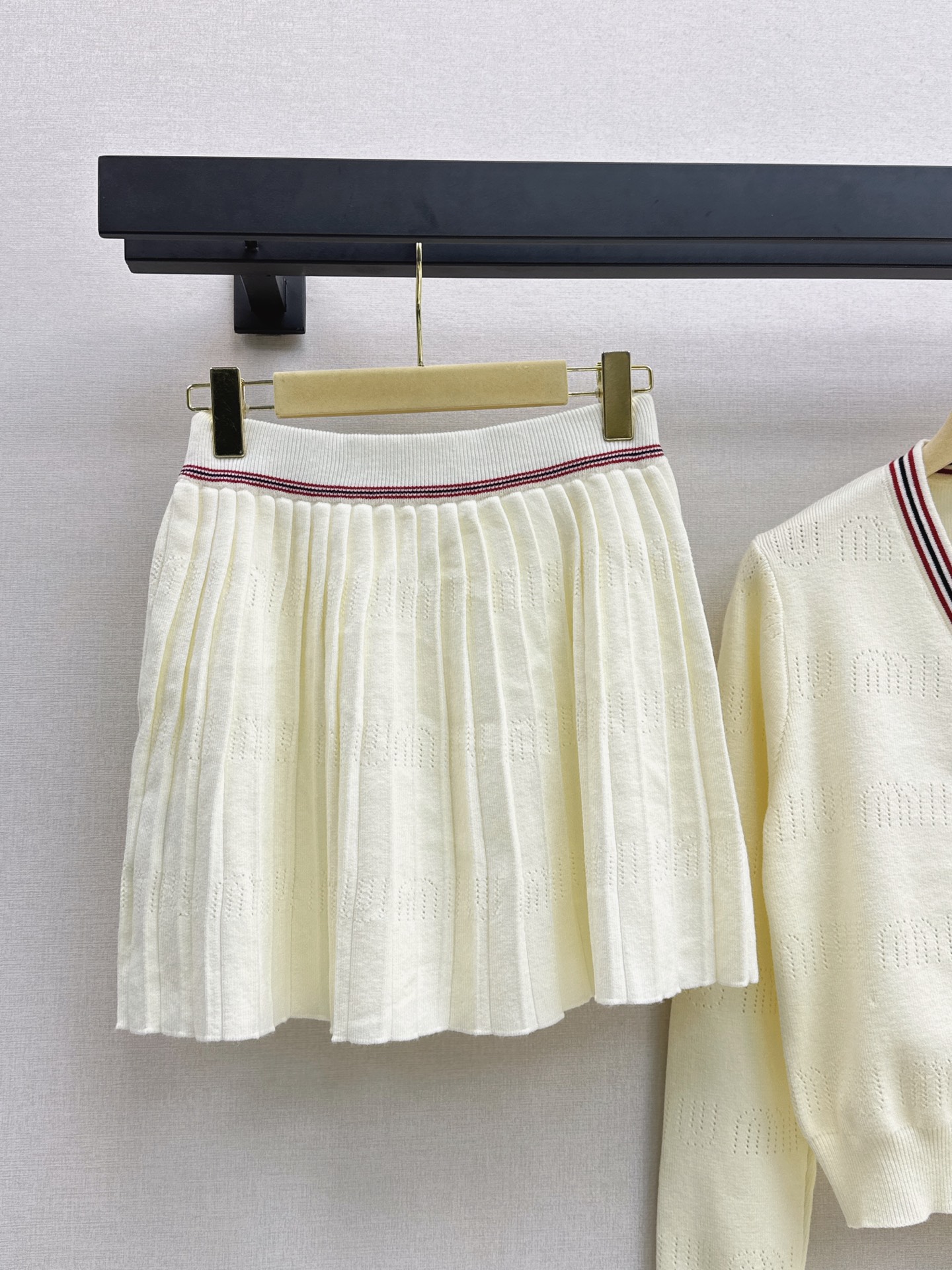 Miu 26fw knit cardigan pleated skirt sets