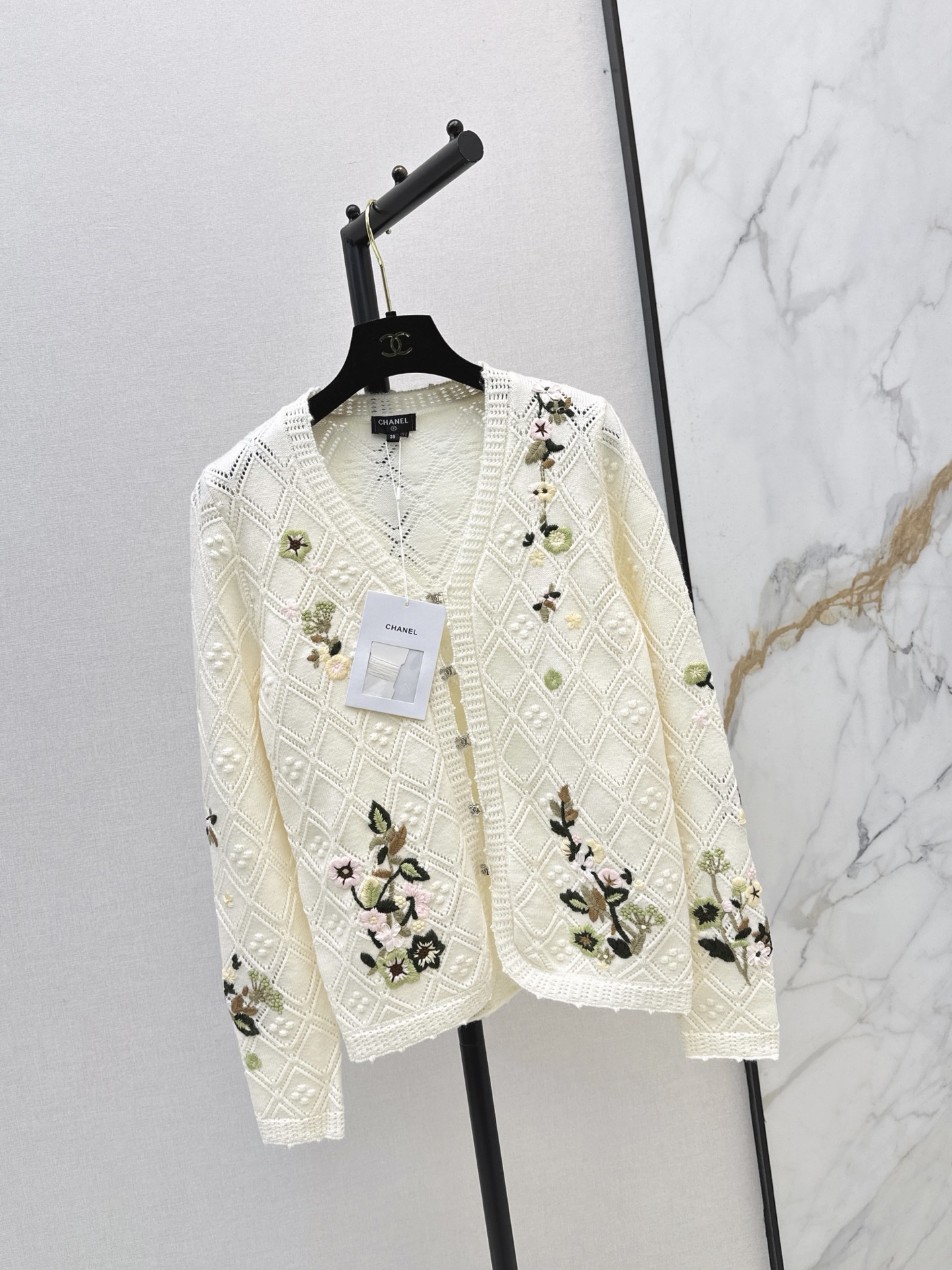 Chan 26fw embroidery knit casrdigan