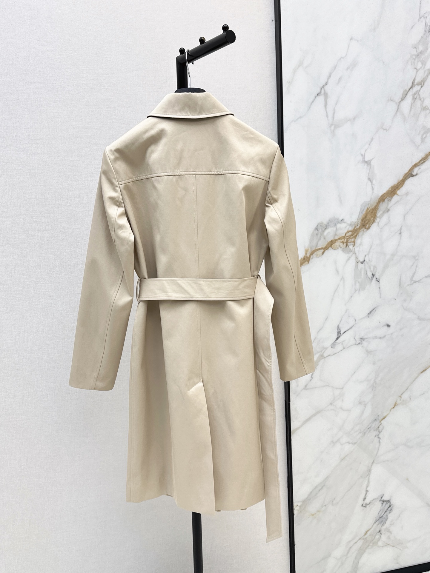 CD 26fw embroidery trench coats