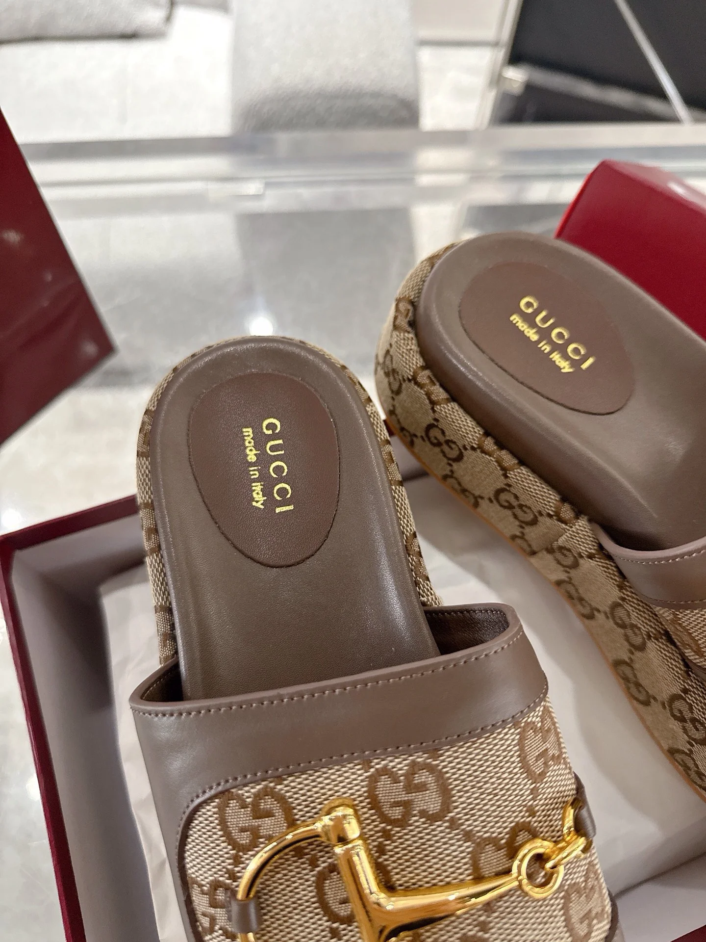 Gucc 25fw thick slippers