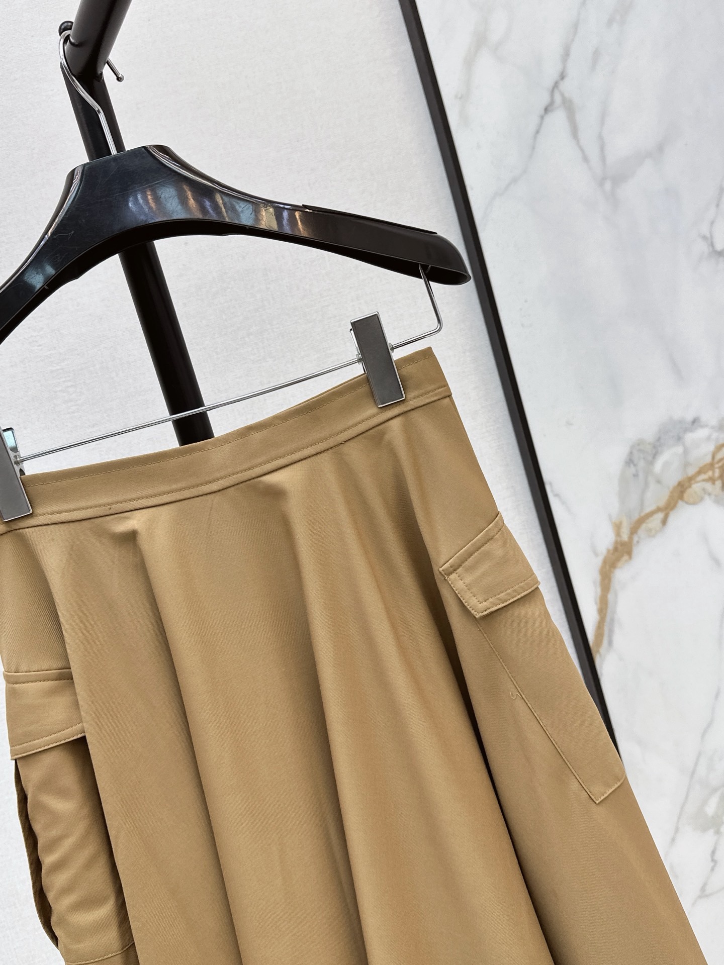 Celi 26ss cargo pleated skirt
