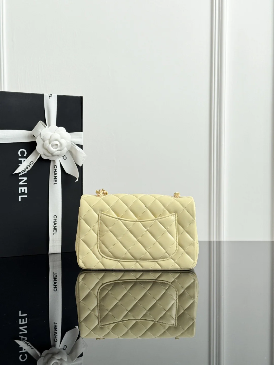 Chan cf20 chain shoulder bag
