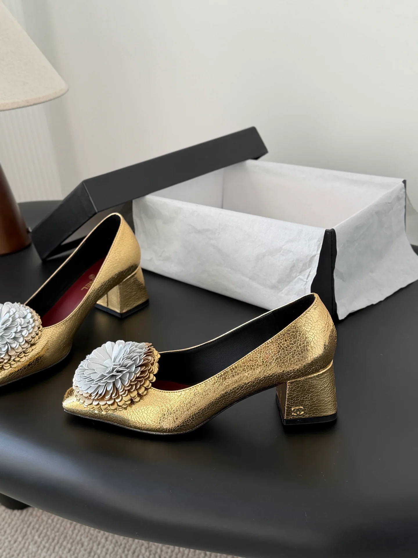 Chan 26K camellia flower chunky heels