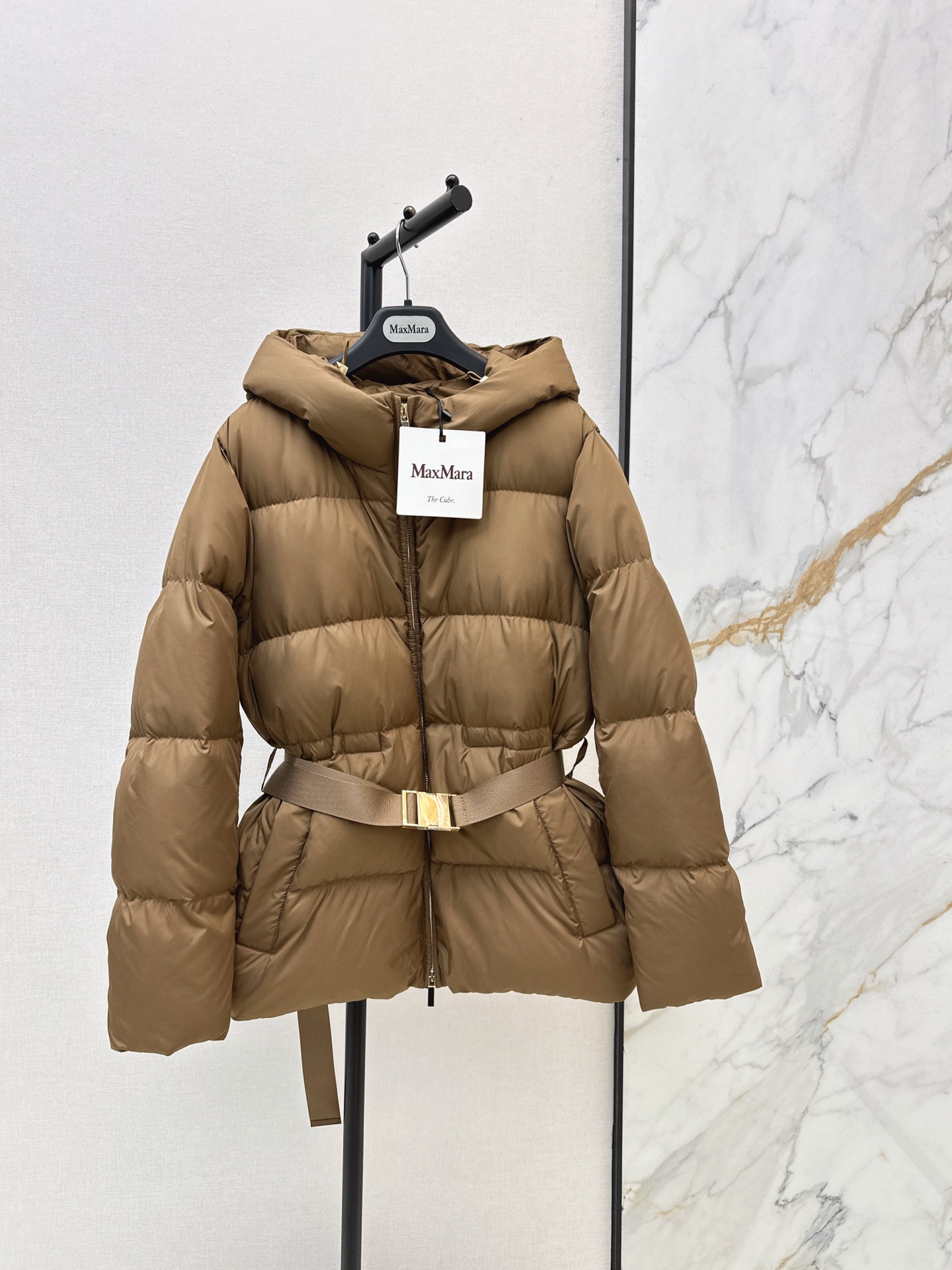 Max 26fw hooded down jacket