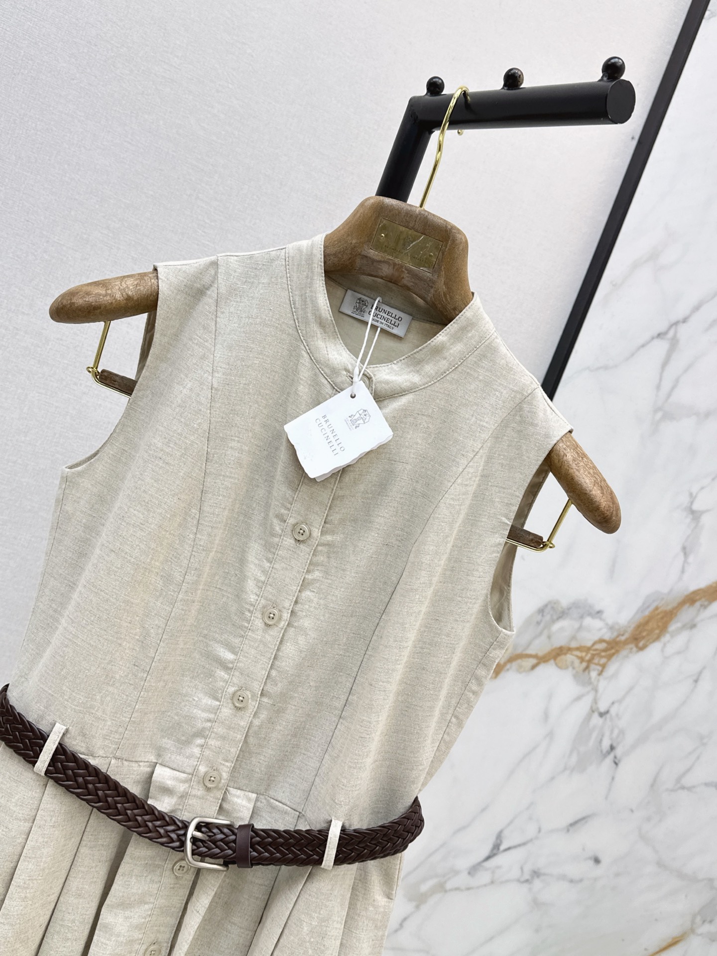 Brun 26ss sleeveless linen dress