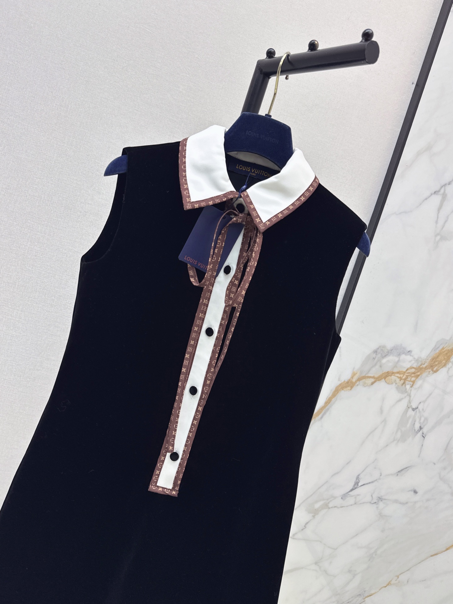 Loui 26fw ribbon sleeveless dress