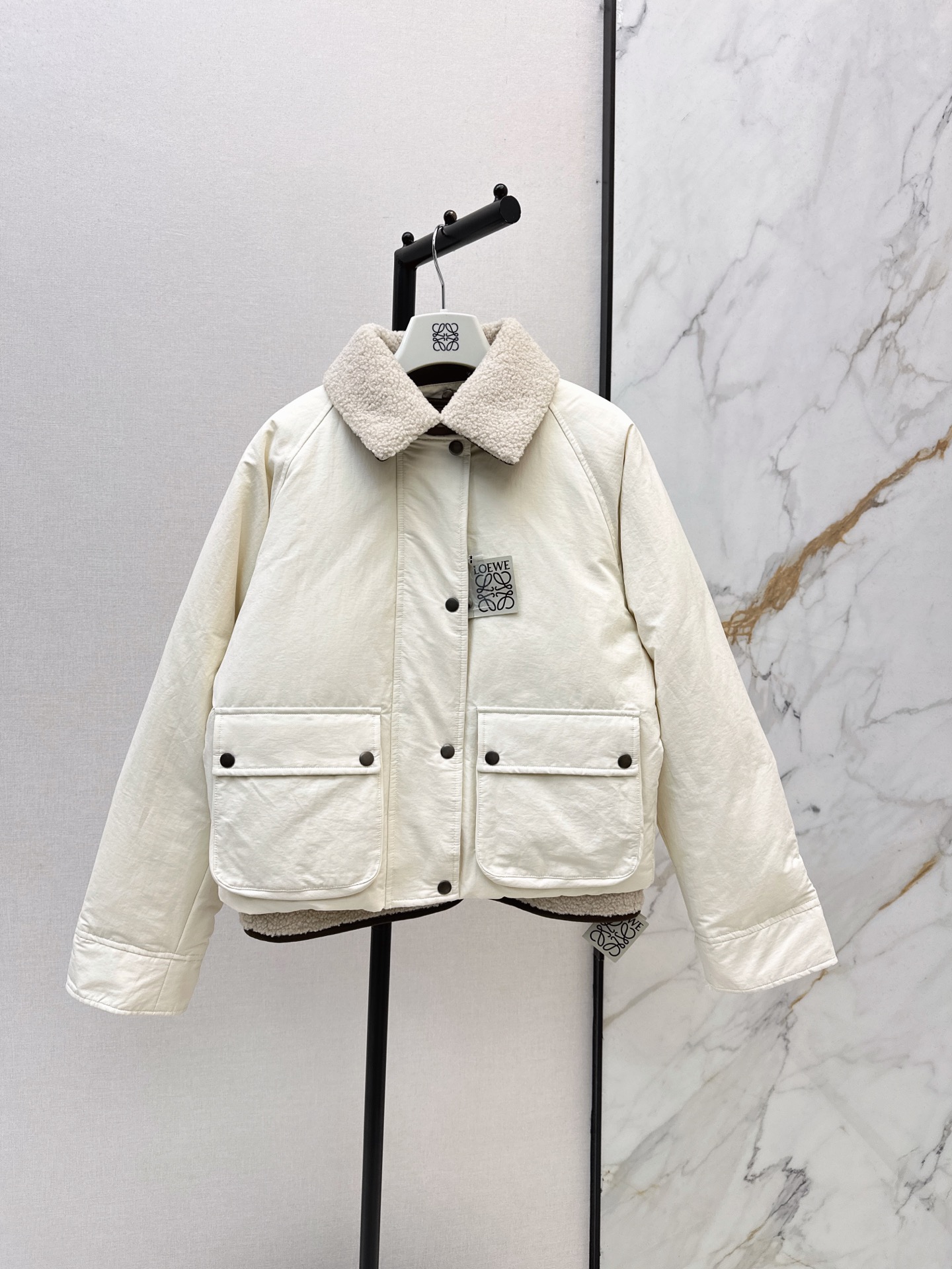 Loe 26fw sherpa-collar down jackey with detachable teddy-fleece vest