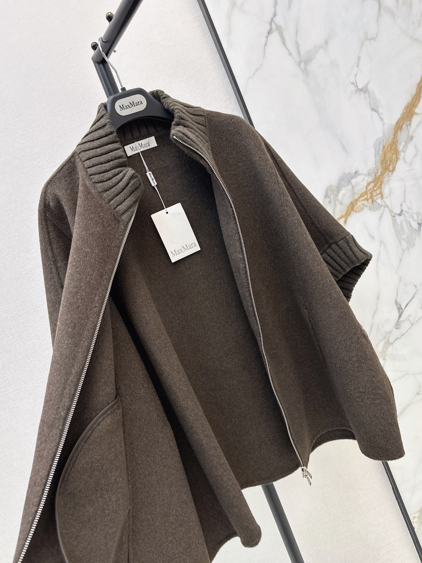 Max 26fw wool cape jacket