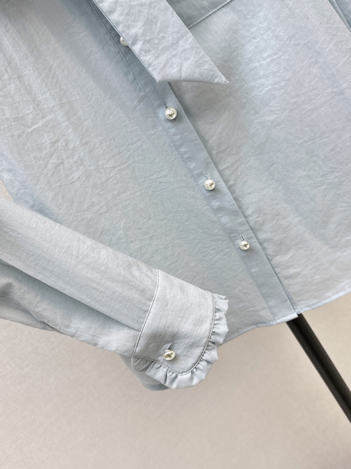 Chan 26fw ruffle ribbon shirt