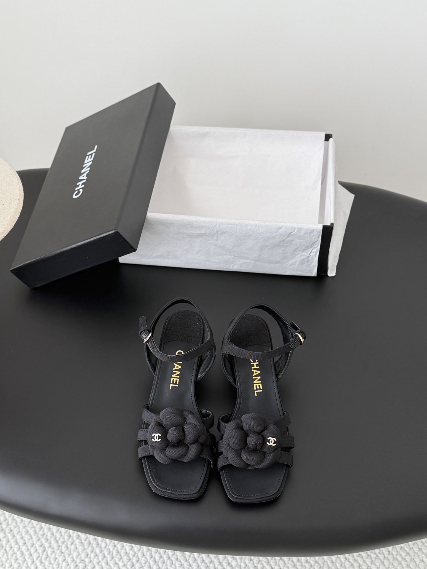 Chan 26P camellia strap sandals