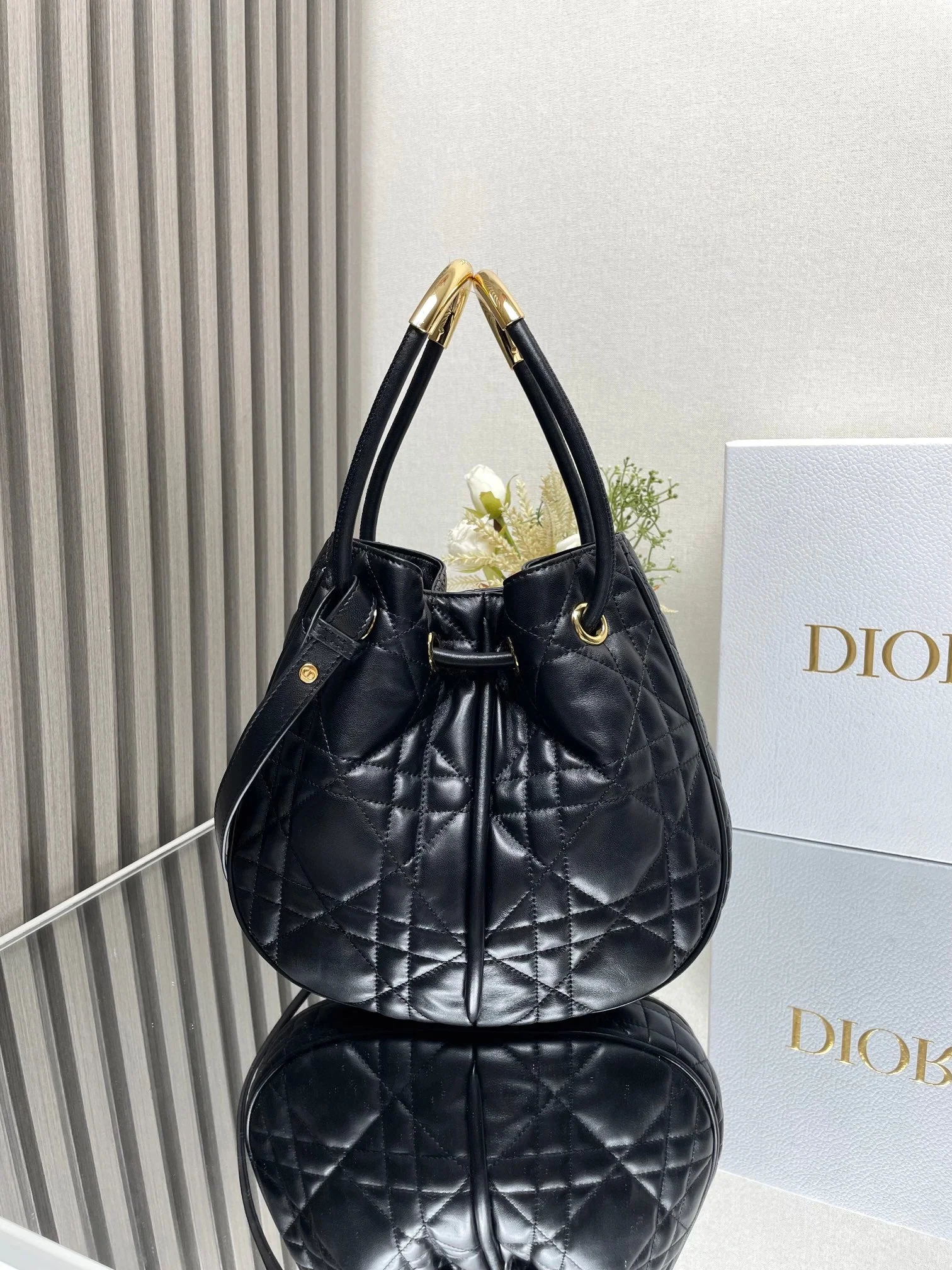 D  Medium  Nolita Bag