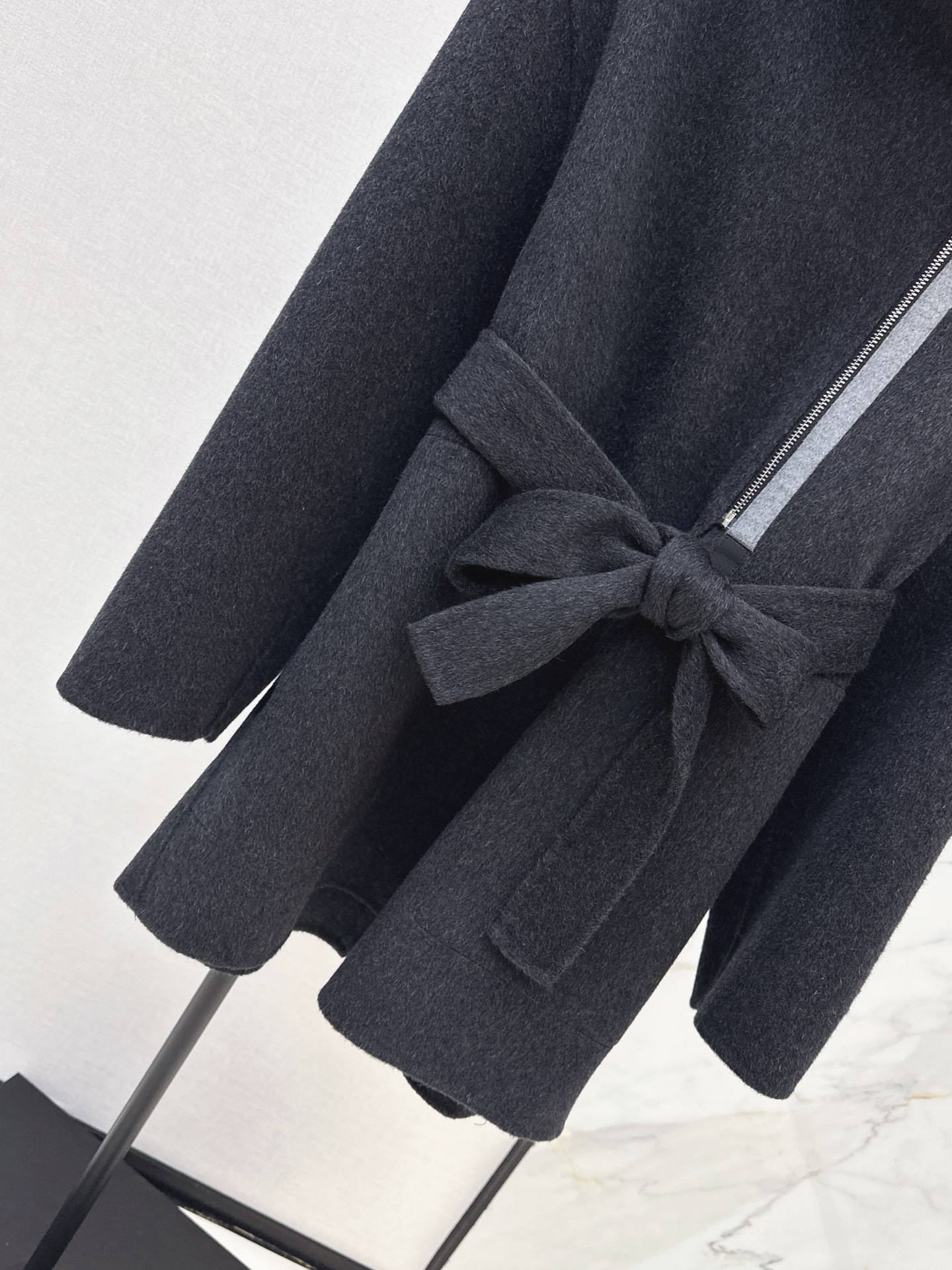 Her 26fw belted woolen jacket