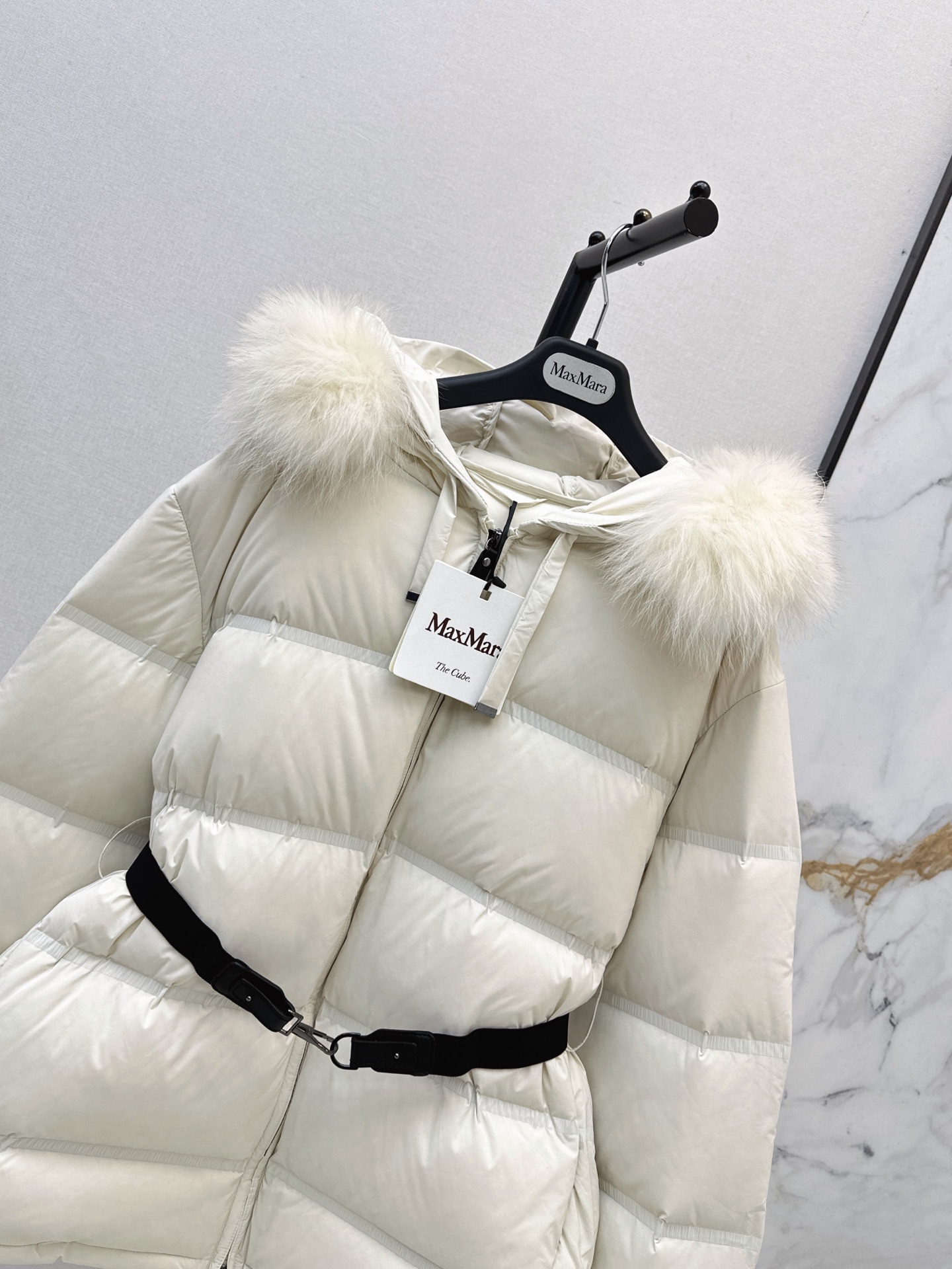 Max 26fw fur-trim hooded belted down jacket
