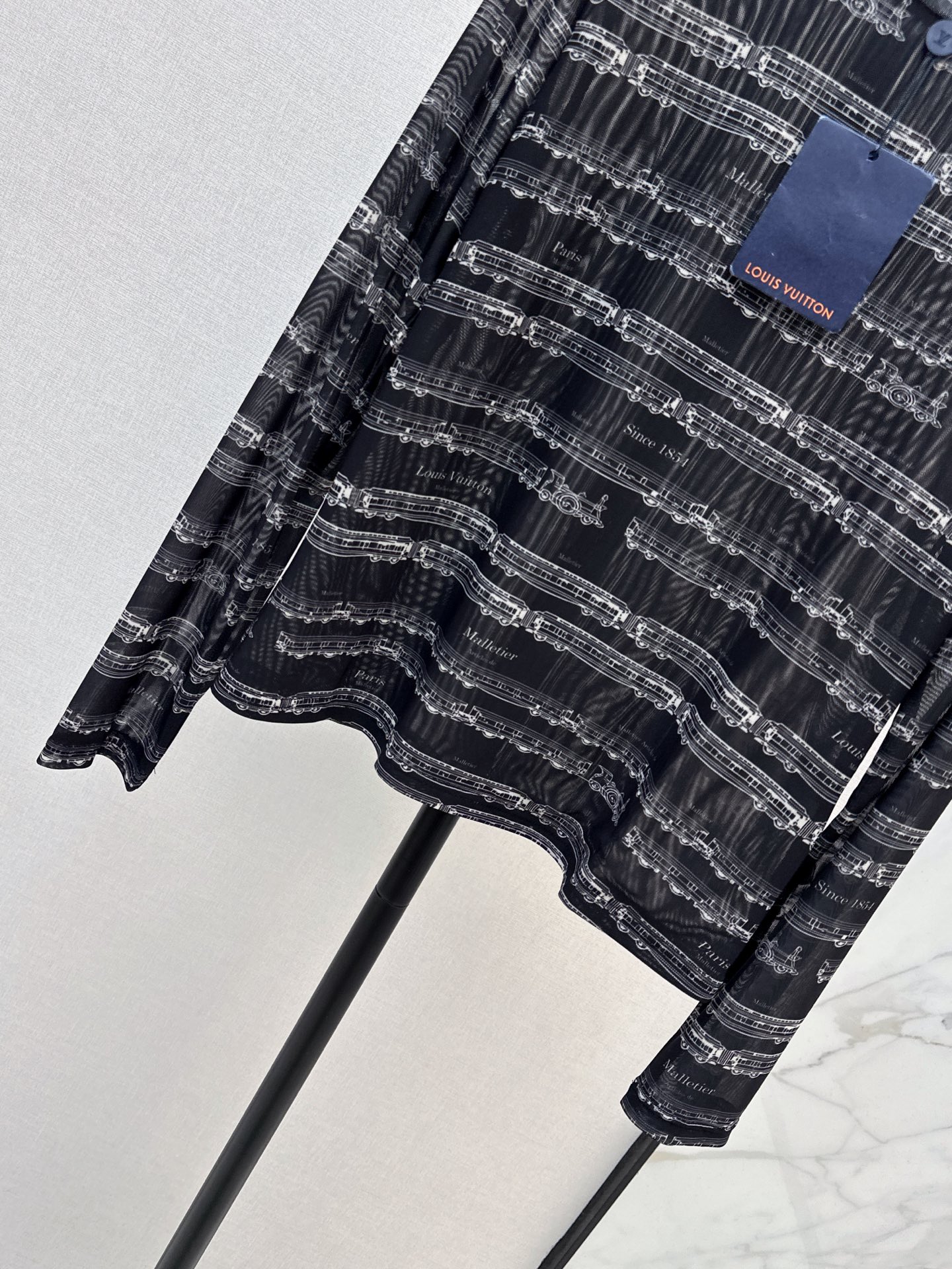 Loui 26fw mesh basic tee