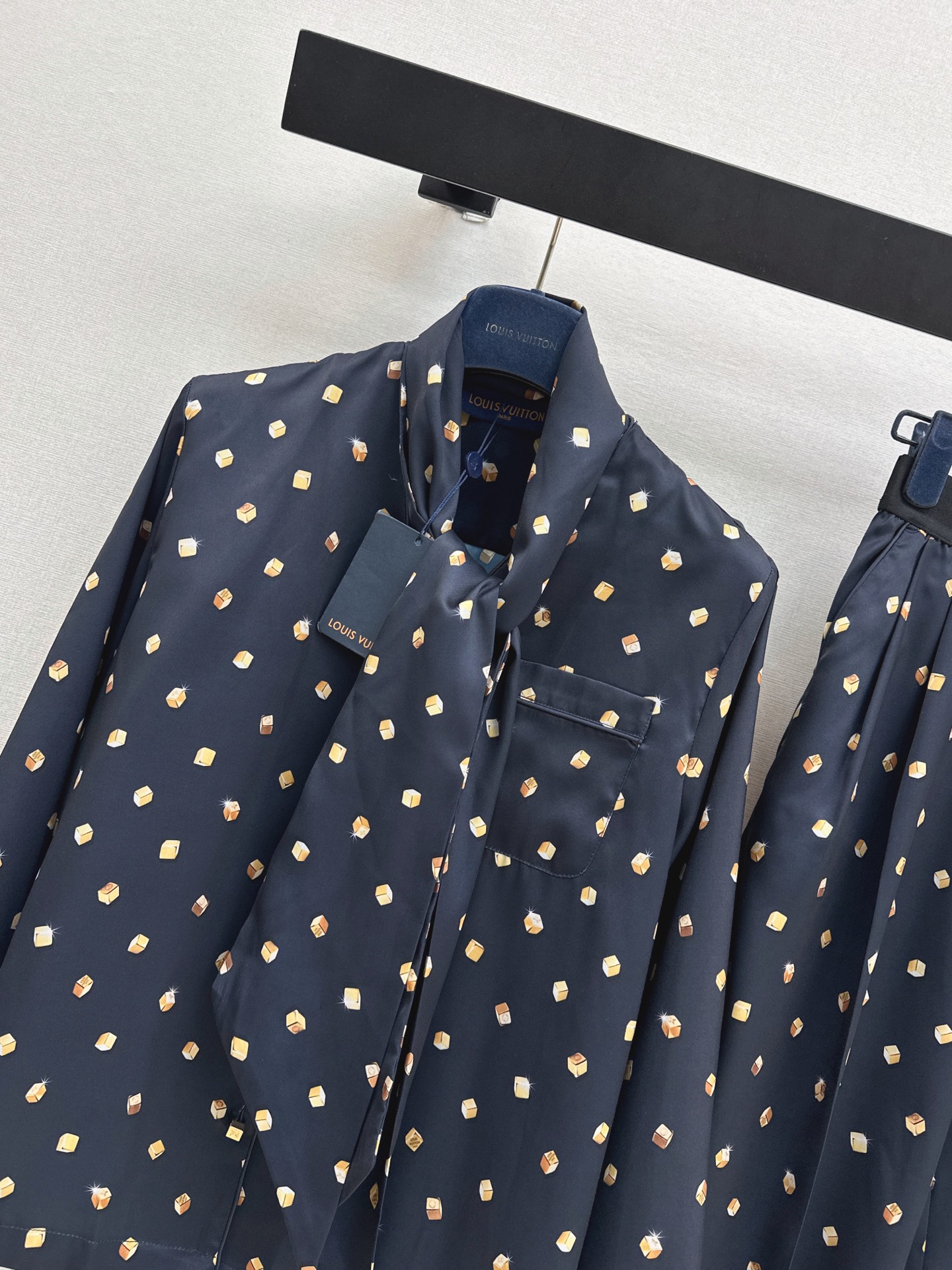 Loui 26ss ribbon shirt pants sets