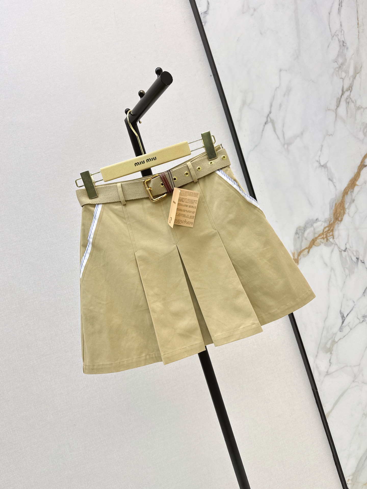 Miu 26fw A-line pleated skirt