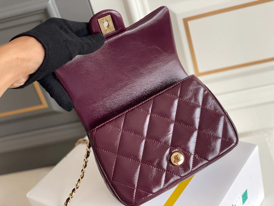 CH 24b flap bag