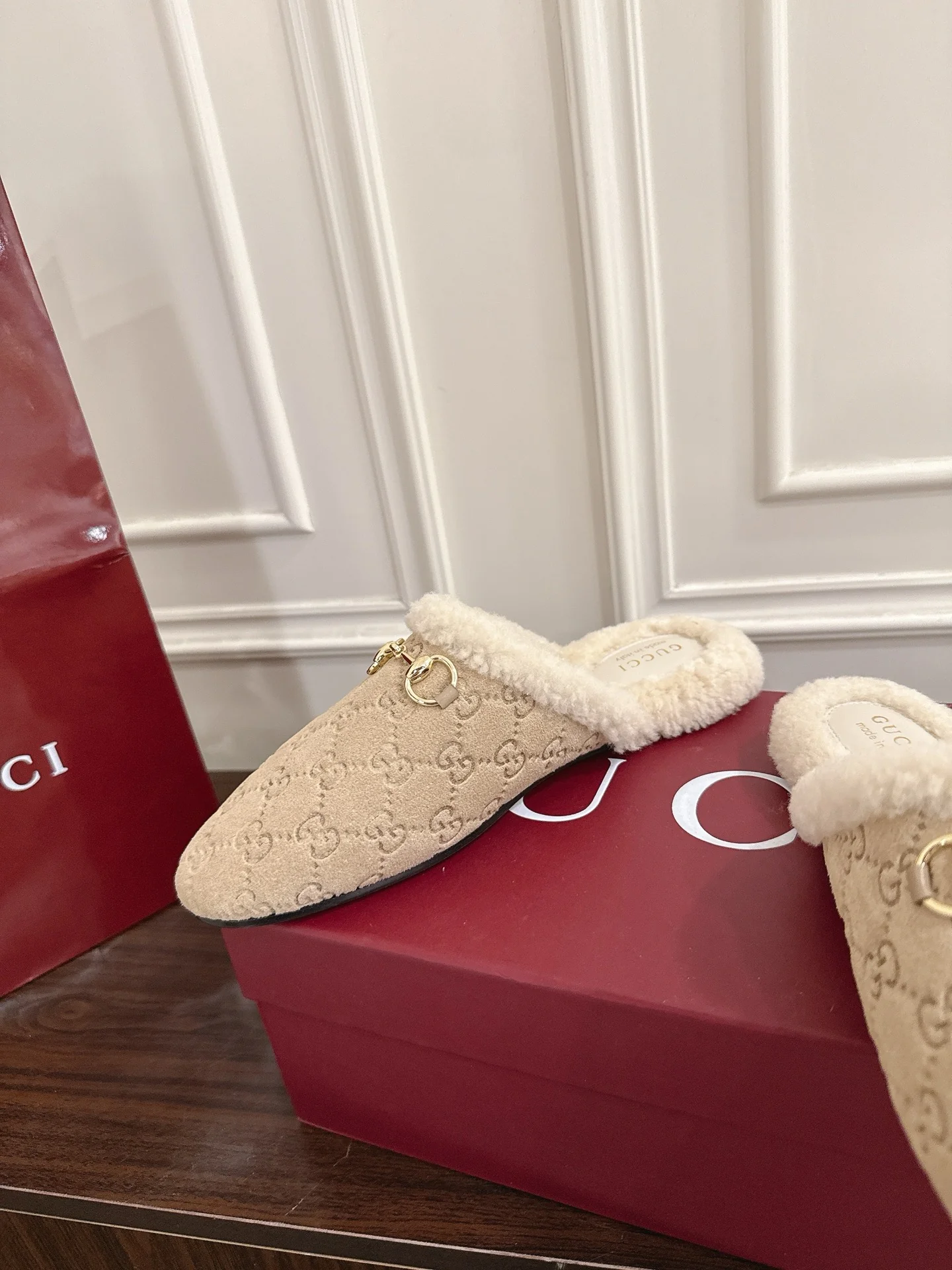 Guc 25fw mules shoes