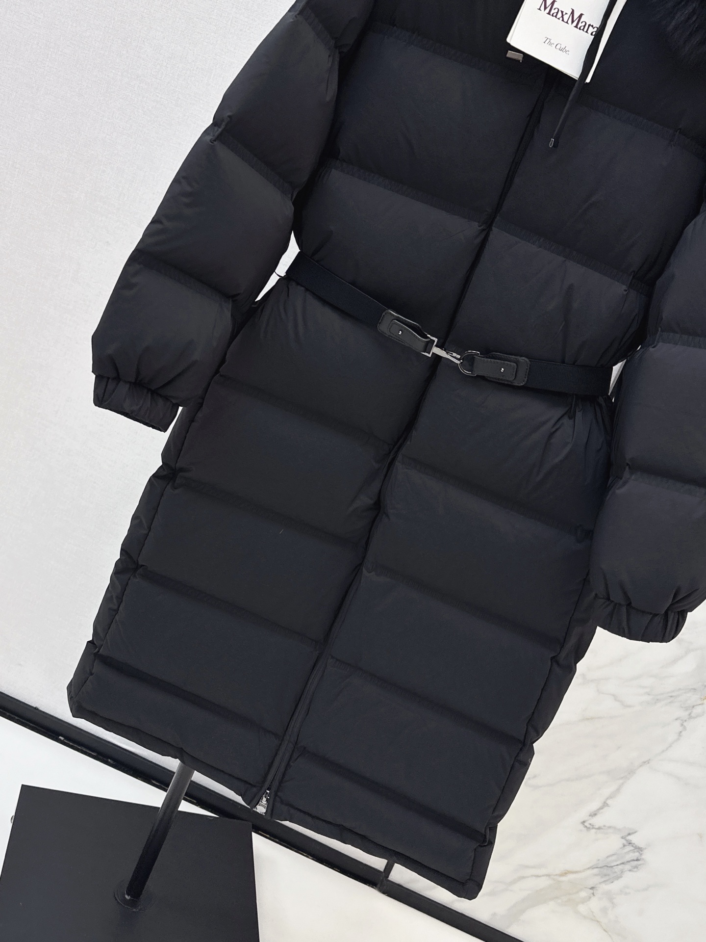 Max 26fw long belted hooded down jacket