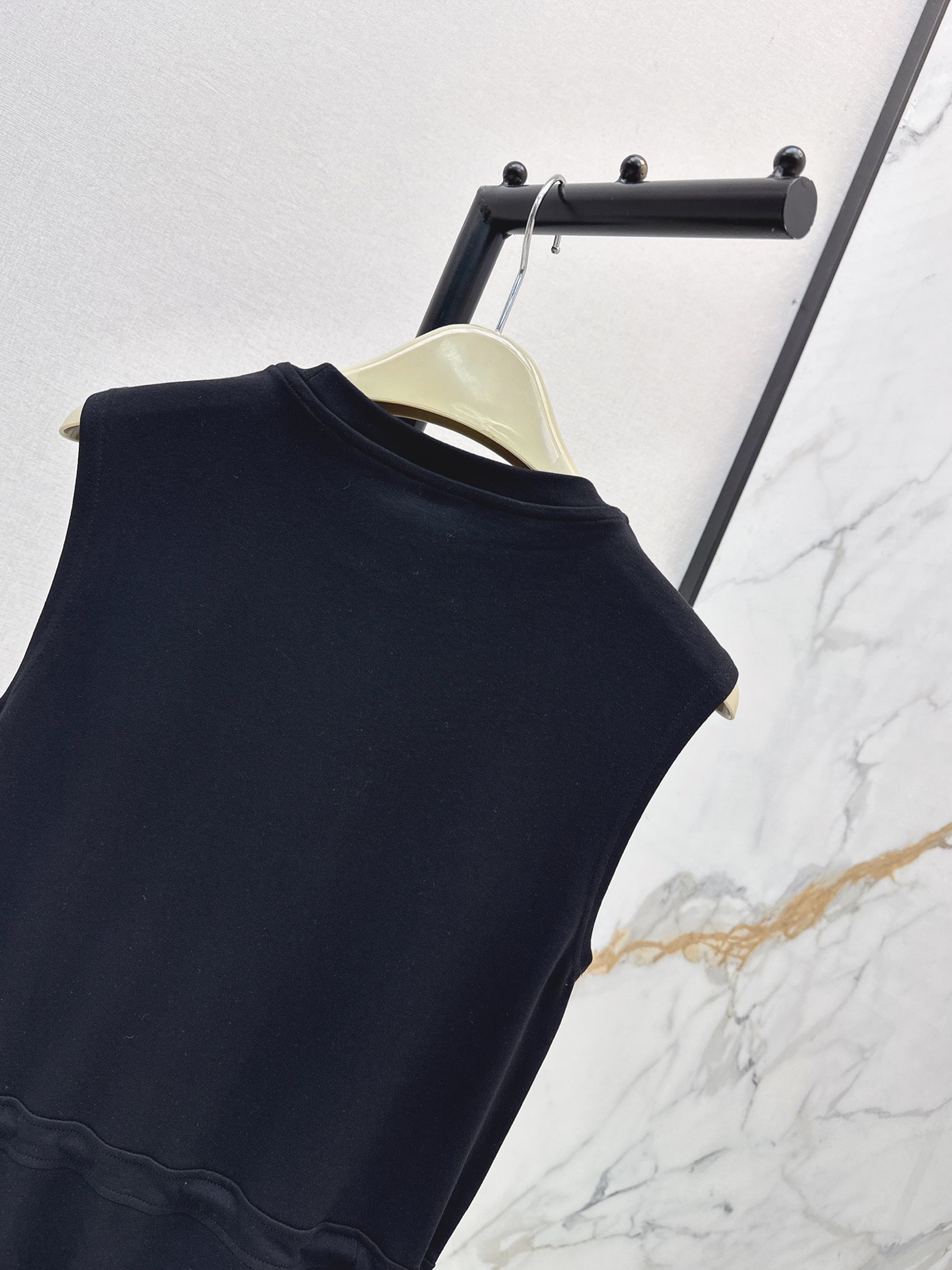 Bur 26ss sleeveless dress