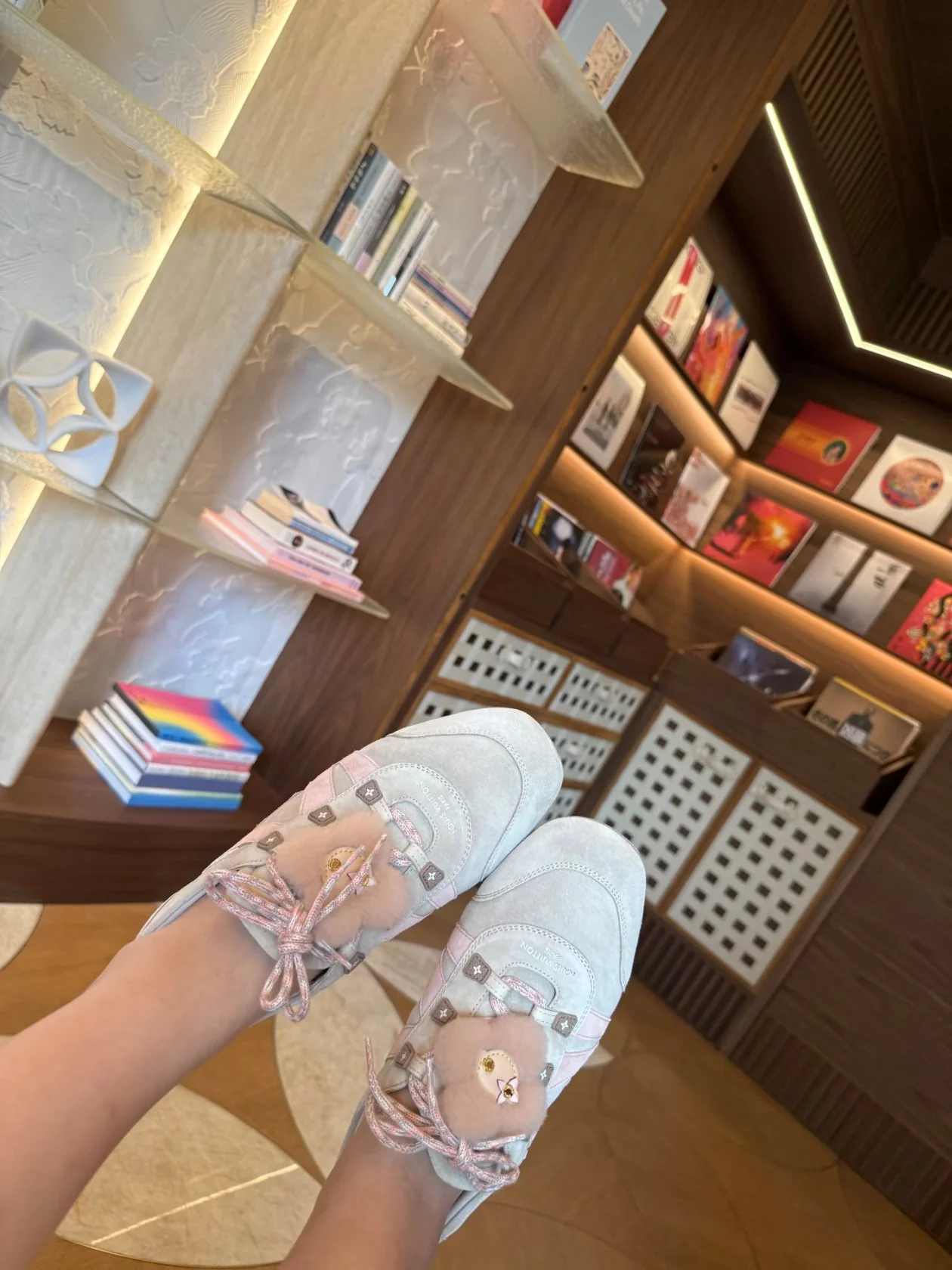 Loui 25fw sneaker
