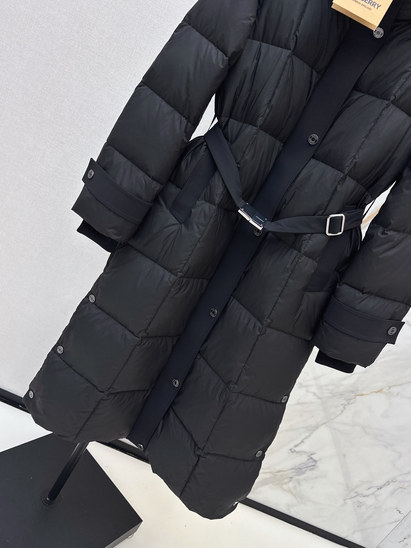 Bur 26fw hooded down jacket