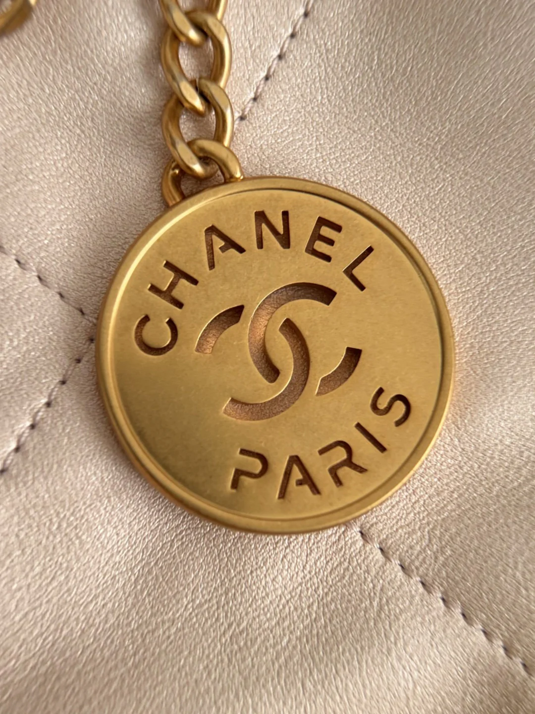 Chan 22 bag handbag