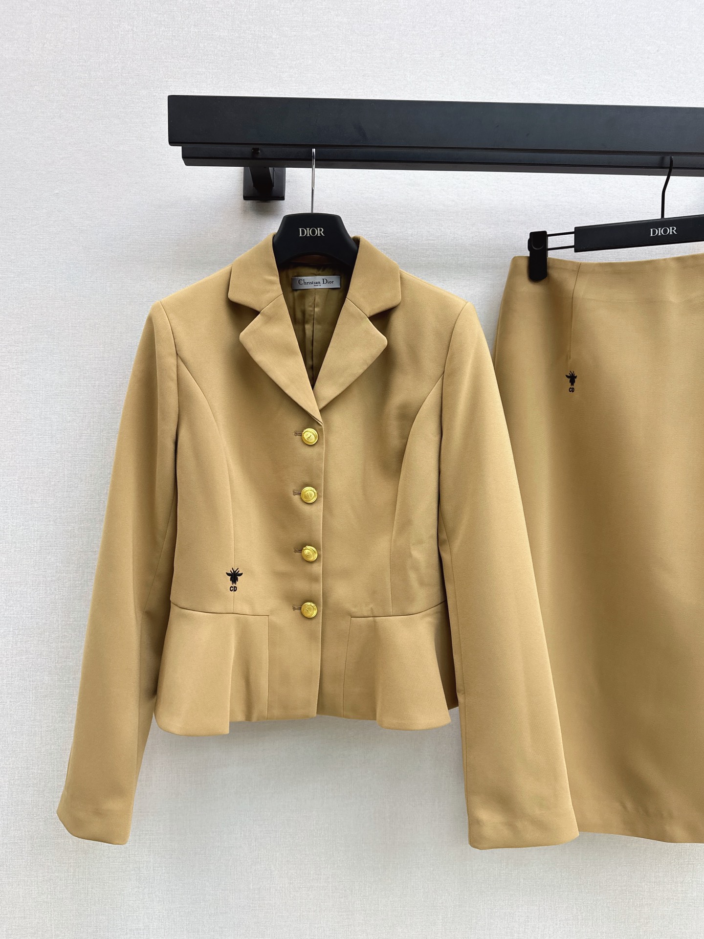 CD 26fw bee embroidery jacket A-lin skirt
