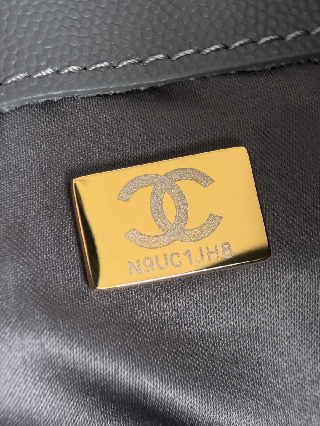 Chan 25A hobo bags