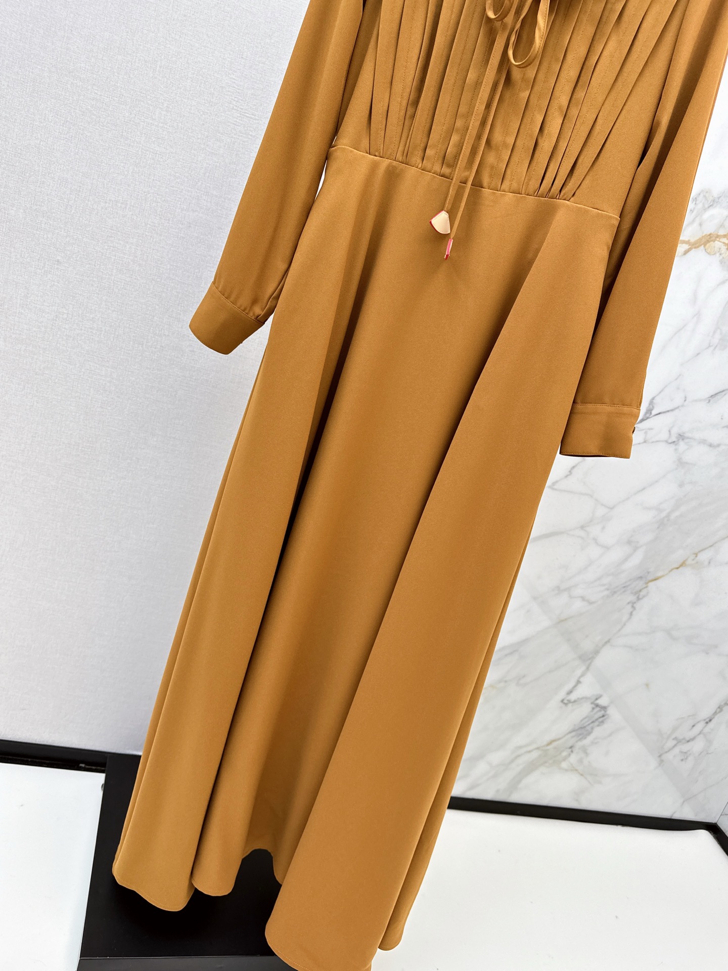 Loui 26fw ruffle dress