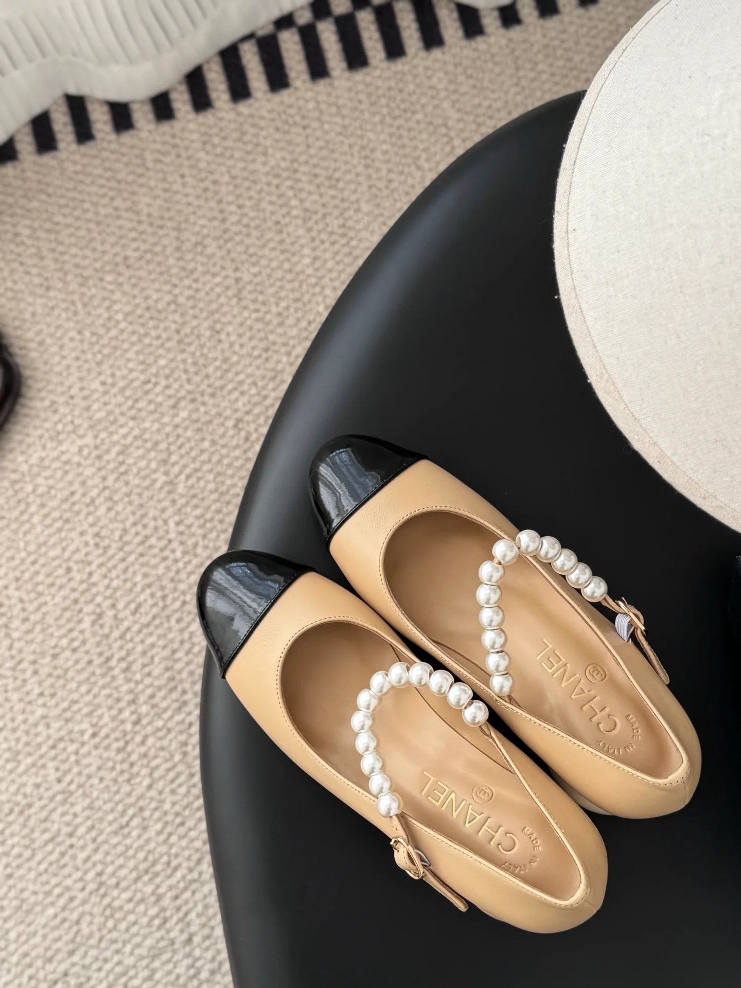 Chan 26ss pearl mary jane flats