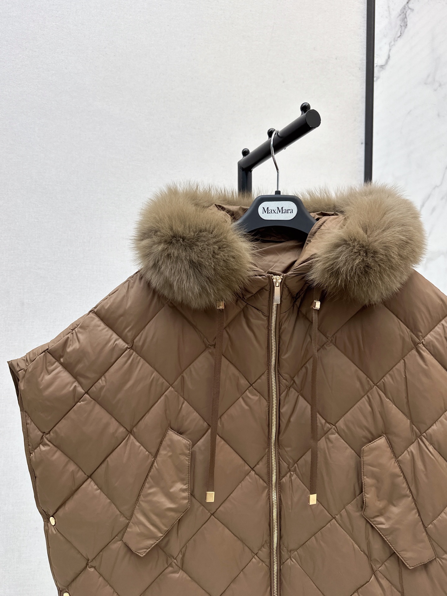 Max 26fw Hooded Down Vest