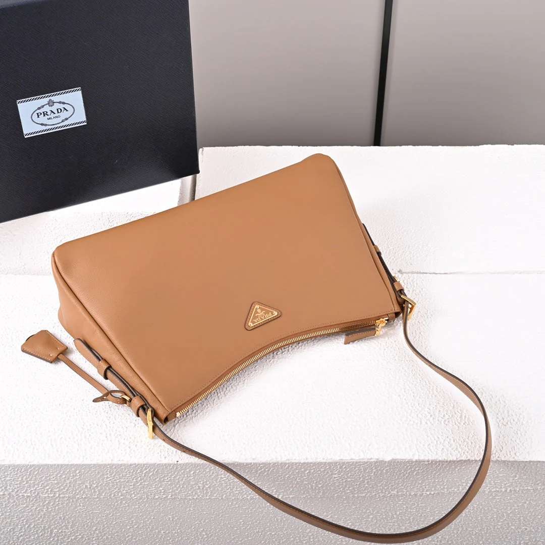 PD  Aimée large leather shoulder bag