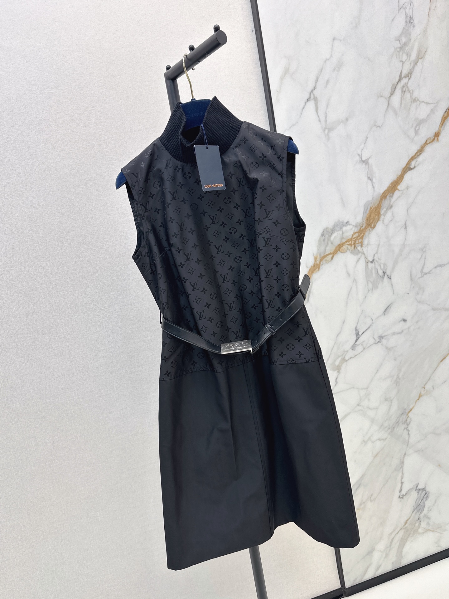 Loui 26fw belted sleeveless dress
